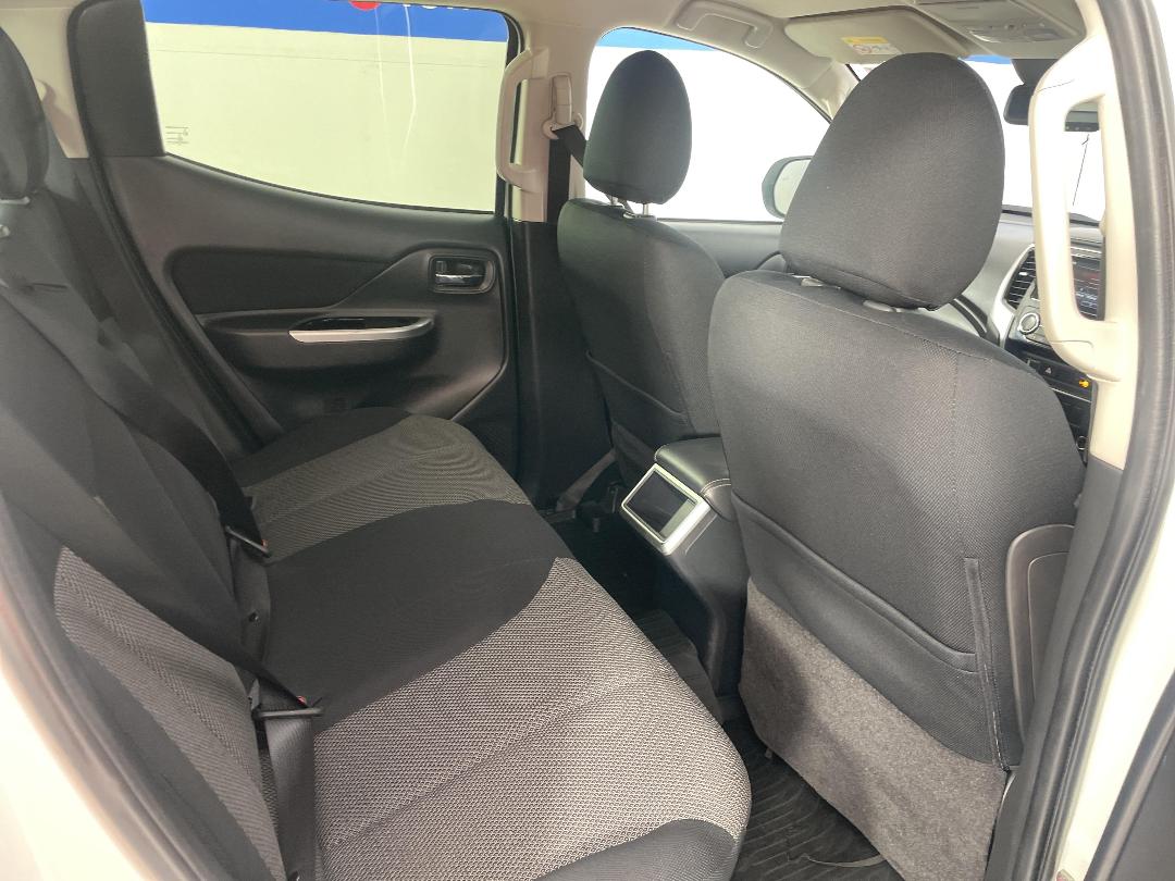 Photo '20' of Mitsubishi Triton