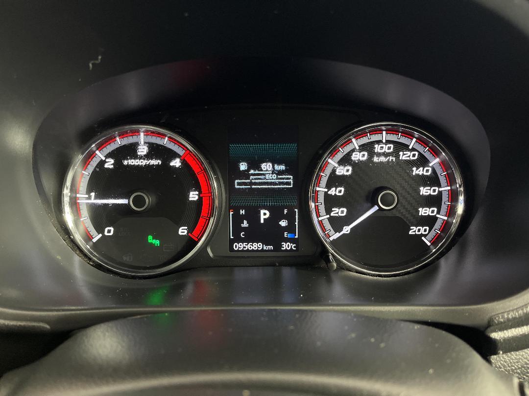 Photo '21' of Mitsubishi Triton Photo '21' of Mitsubishi Triton