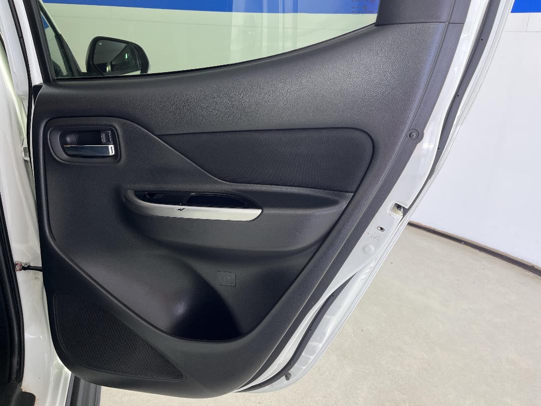 Photo '19' of Mitsubishi Triton Photo '19' of Mitsubishi Triton