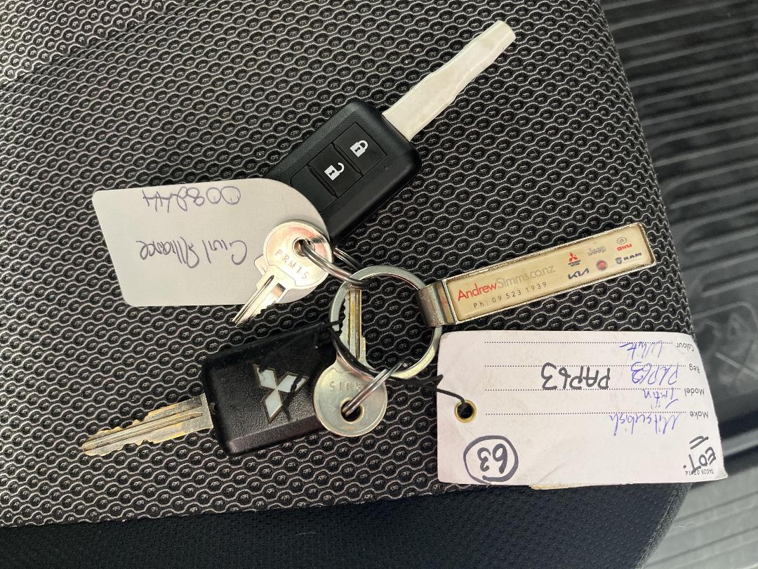 Photo '22' of Mitsubishi Triton Photo '22' of Mitsubishi Triton