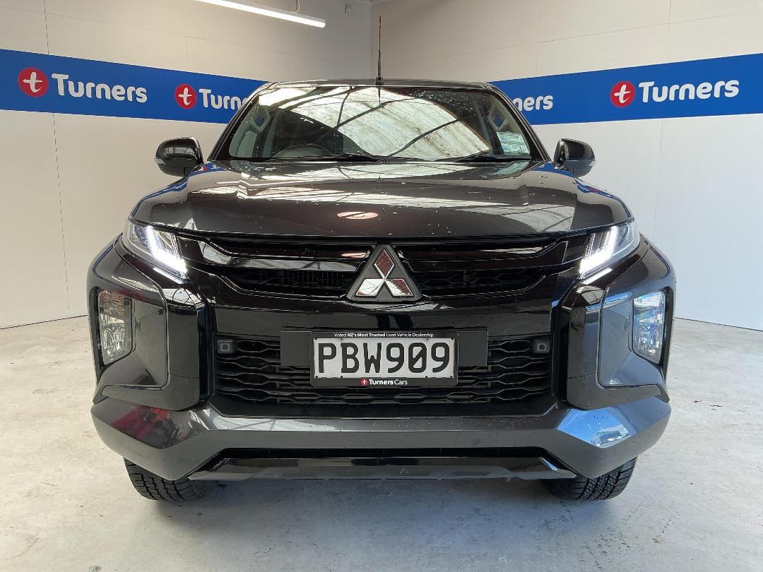 Photo '2' of Mitsubishi Triton