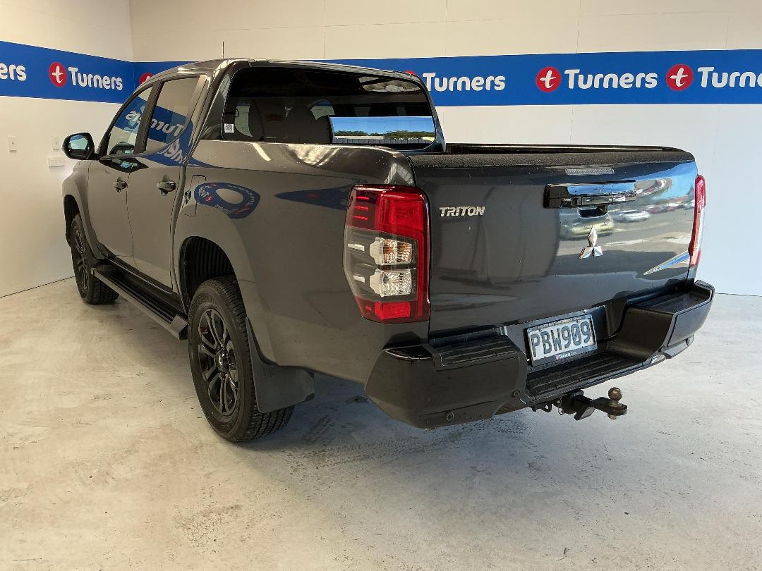 Photo '5' of Mitsubishi Triton