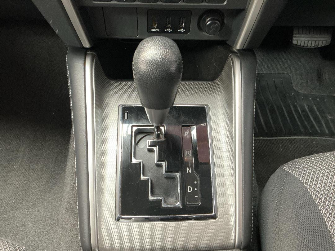 Photo '23' of Mitsubishi Triton