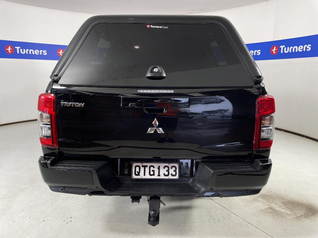 Photo '6' of Mitsubishi Triton