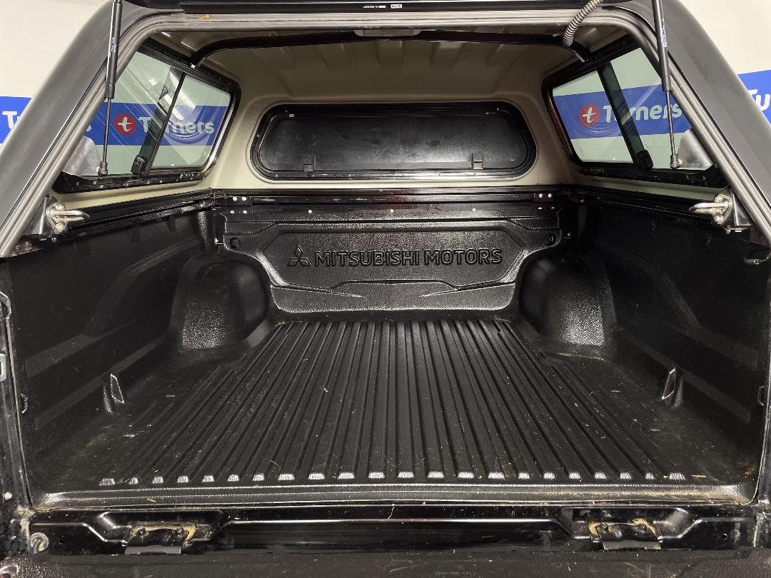 Photo '14' of Mitsubishi Triton