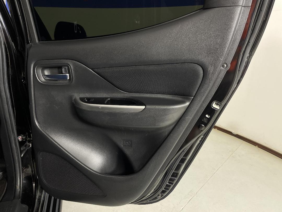 Photo '19' of Mitsubishi Triton