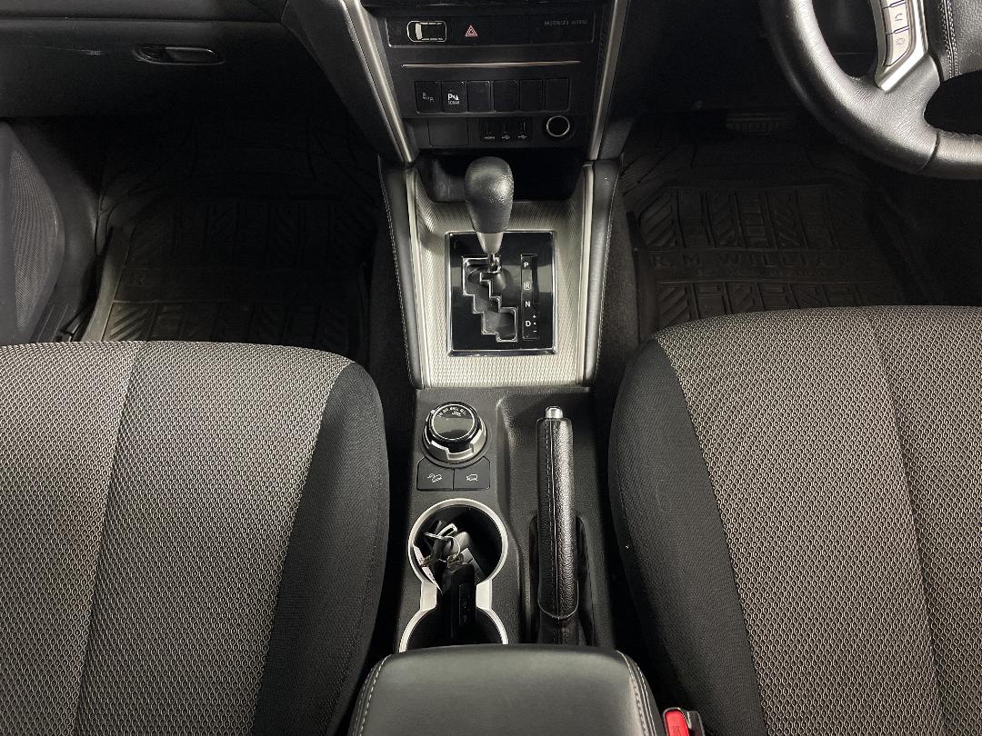 Photo '18' of Mitsubishi Triton