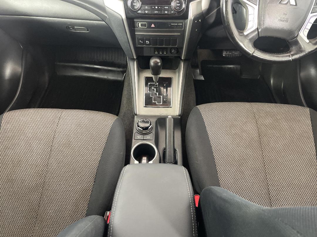 Photo '18' of Mitsubishi Triton Photo '18' of Mitsubishi Triton