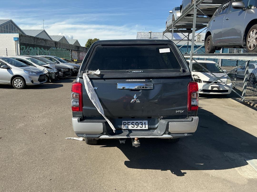 Photo '5' of Mitsubishi Triton DC VRX 4WD 6AT