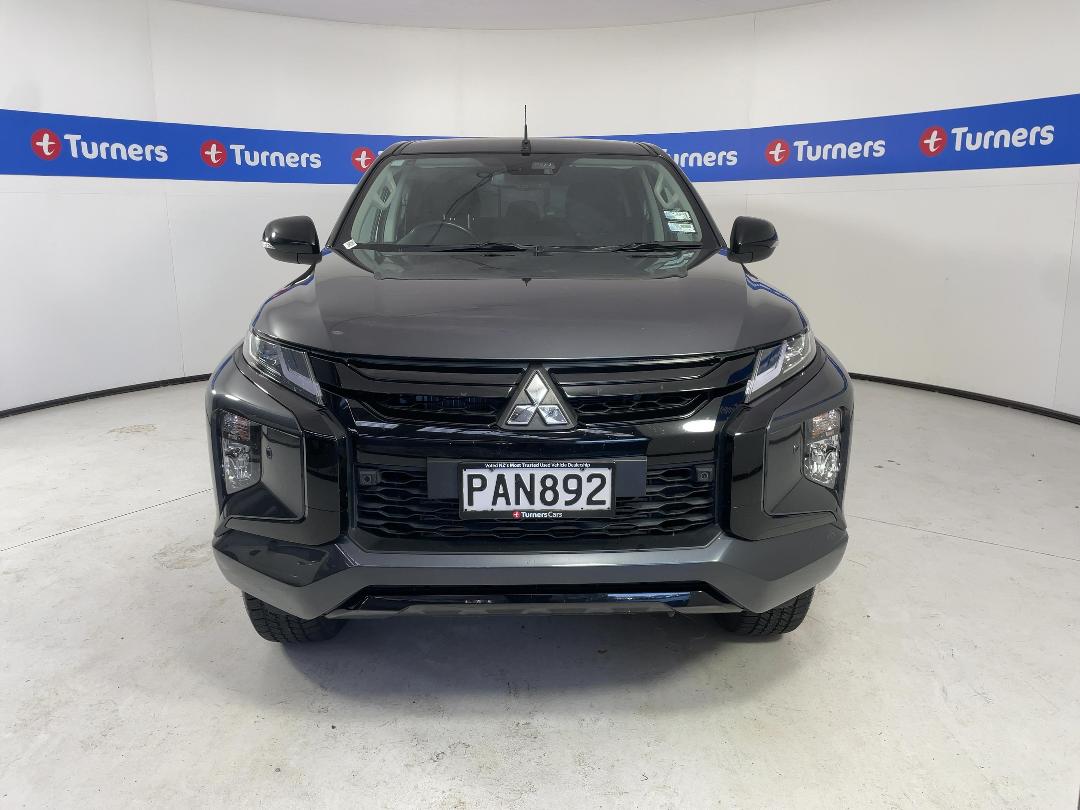 Photo '2' of Mitsubishi Triton