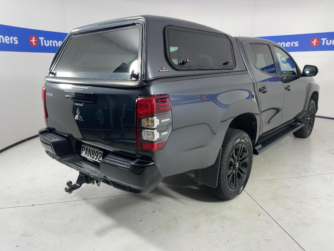 Photo '7' of Mitsubishi Triton