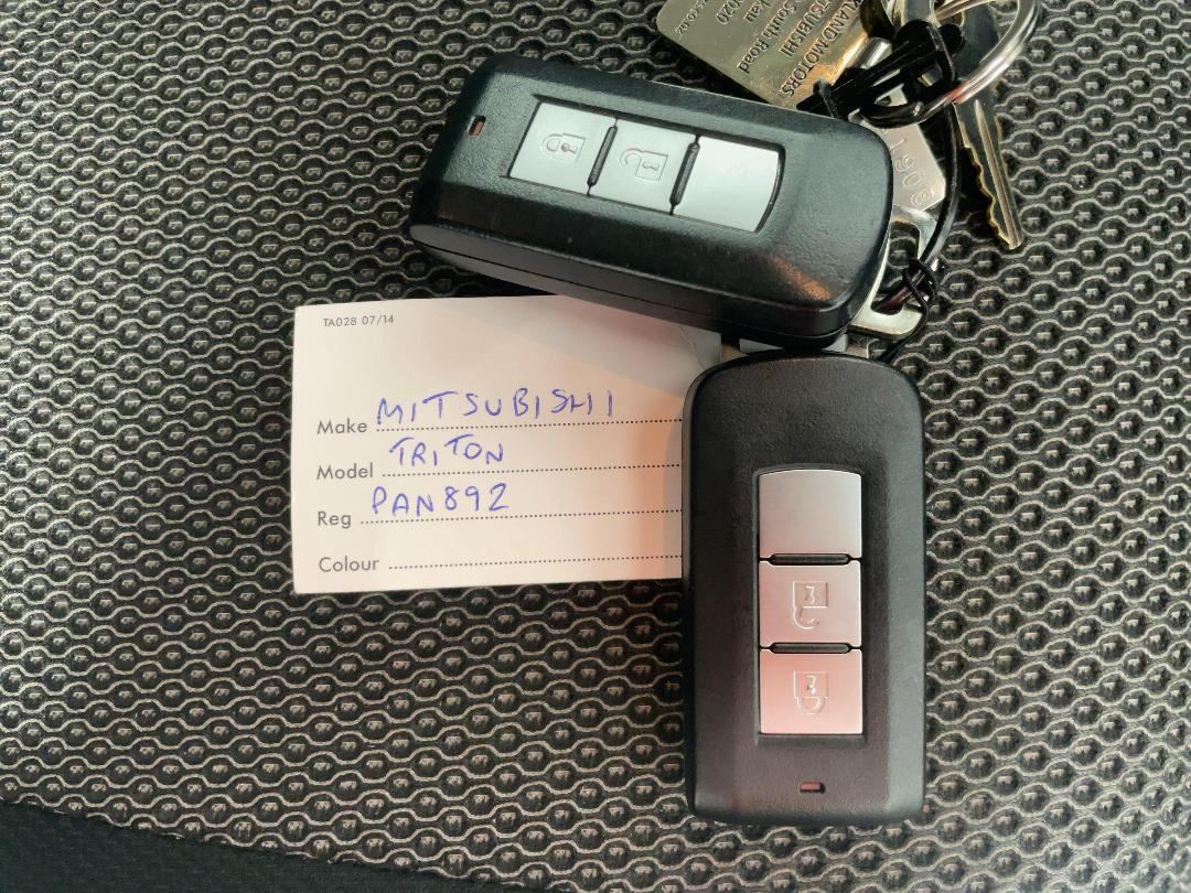 Photo '22' of Mitsubishi Triton