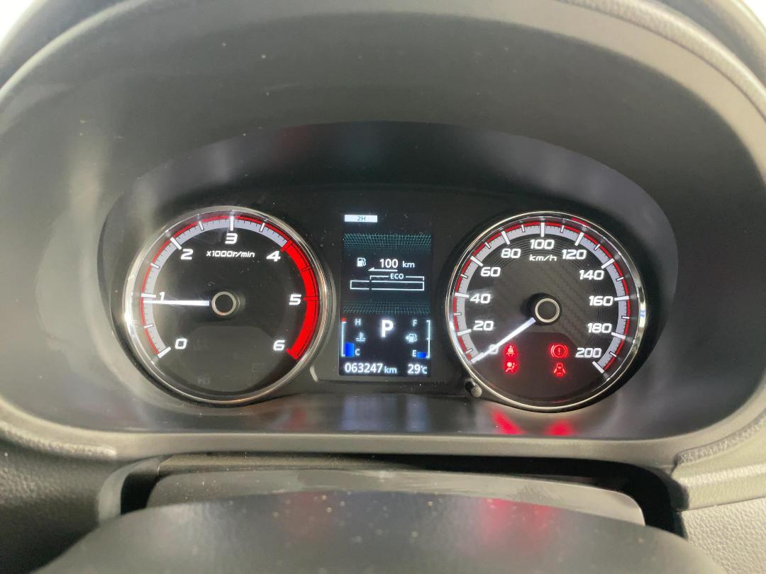 Photo '21' of Mitsubishi Triton