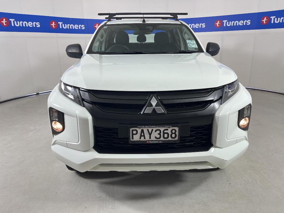 Photo '2' of Mitsubishi Triton