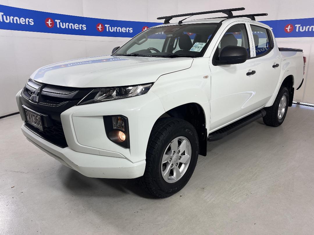 Photo '4' of Mitsubishi Triton