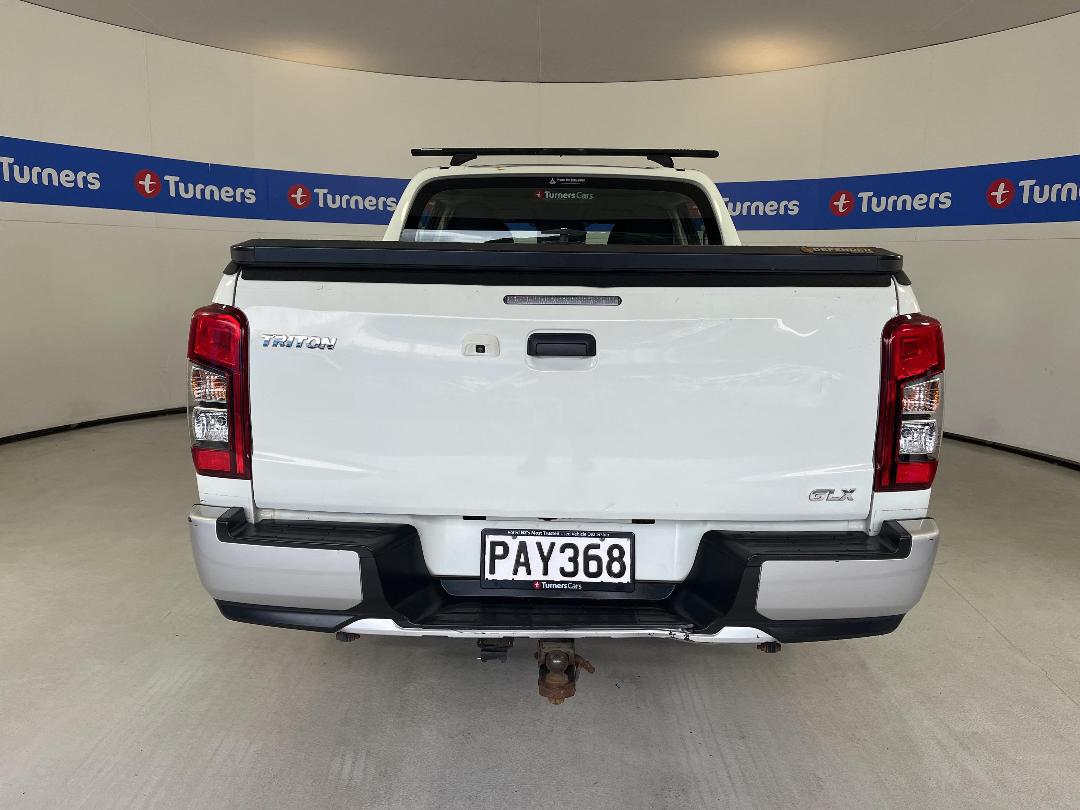 Photo '6' of Mitsubishi Triton