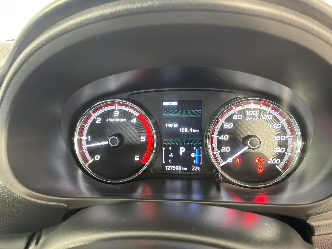 Photo '21' of Mitsubishi Triton