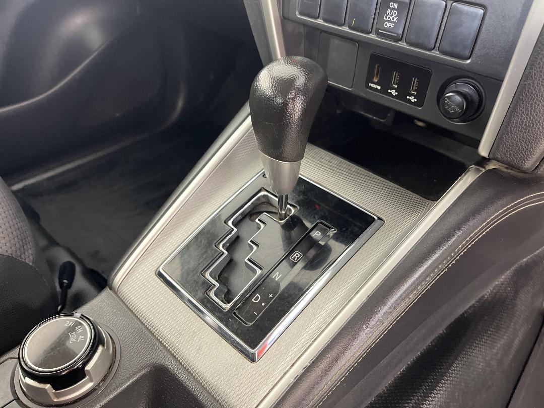 Photo '18' of Mitsubishi Triton