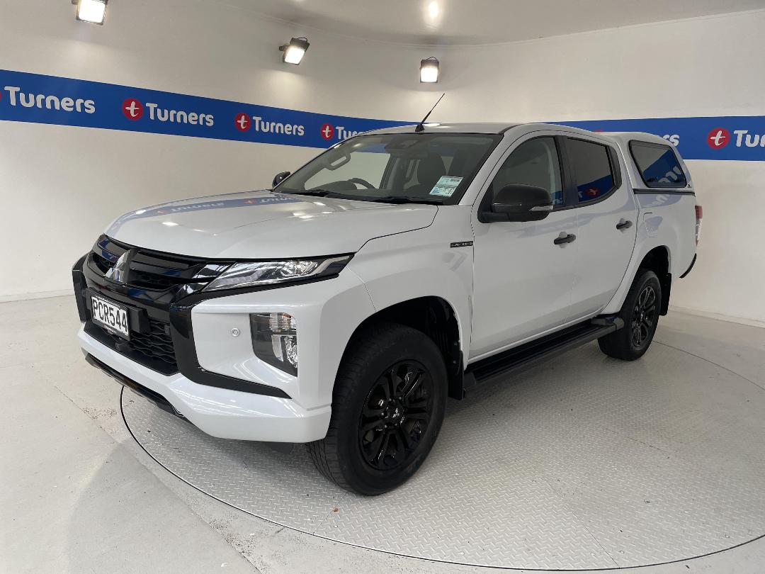 Photo '4' of Mitsubishi Triton