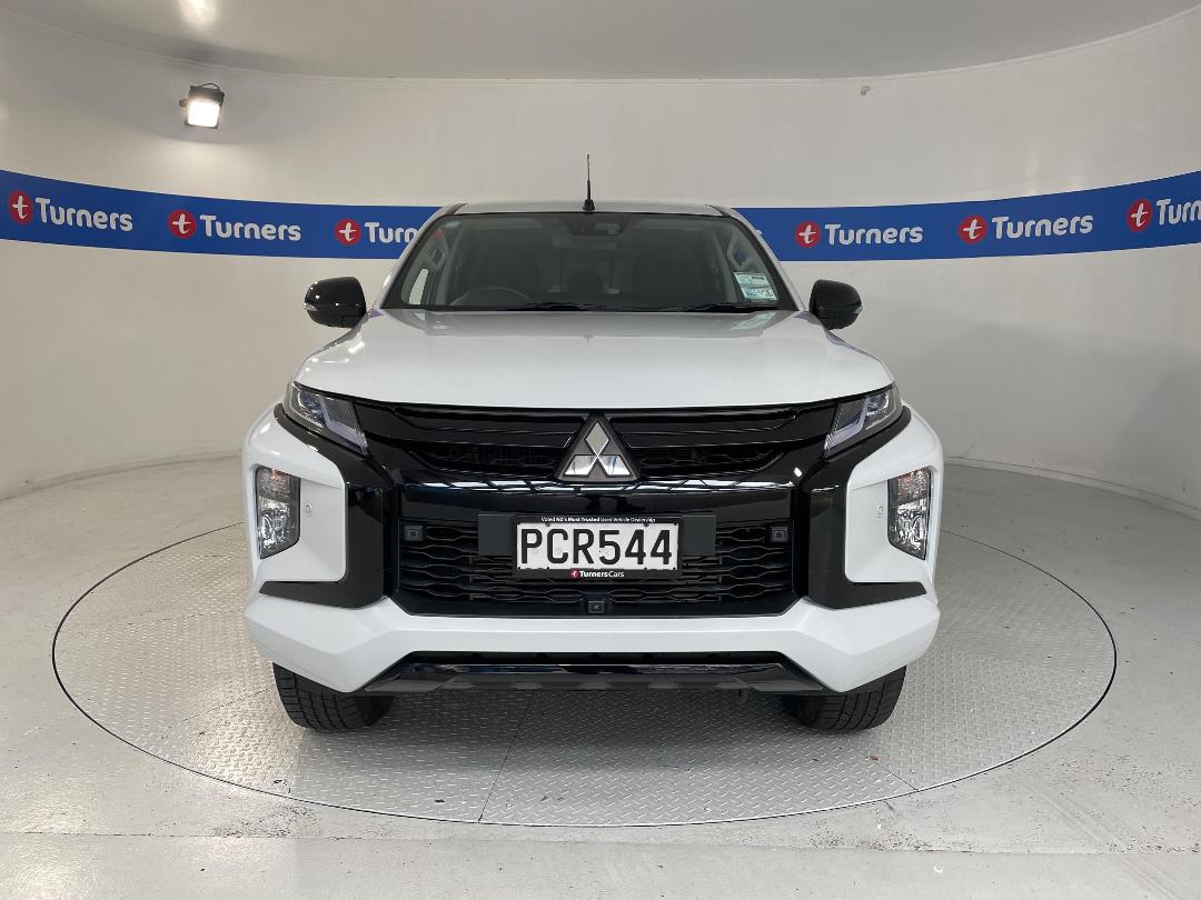 Photo '2' of Mitsubishi Triton