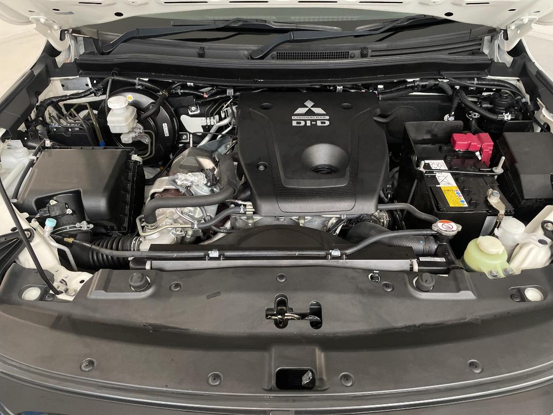 Photo '13' of Mitsubishi Triton