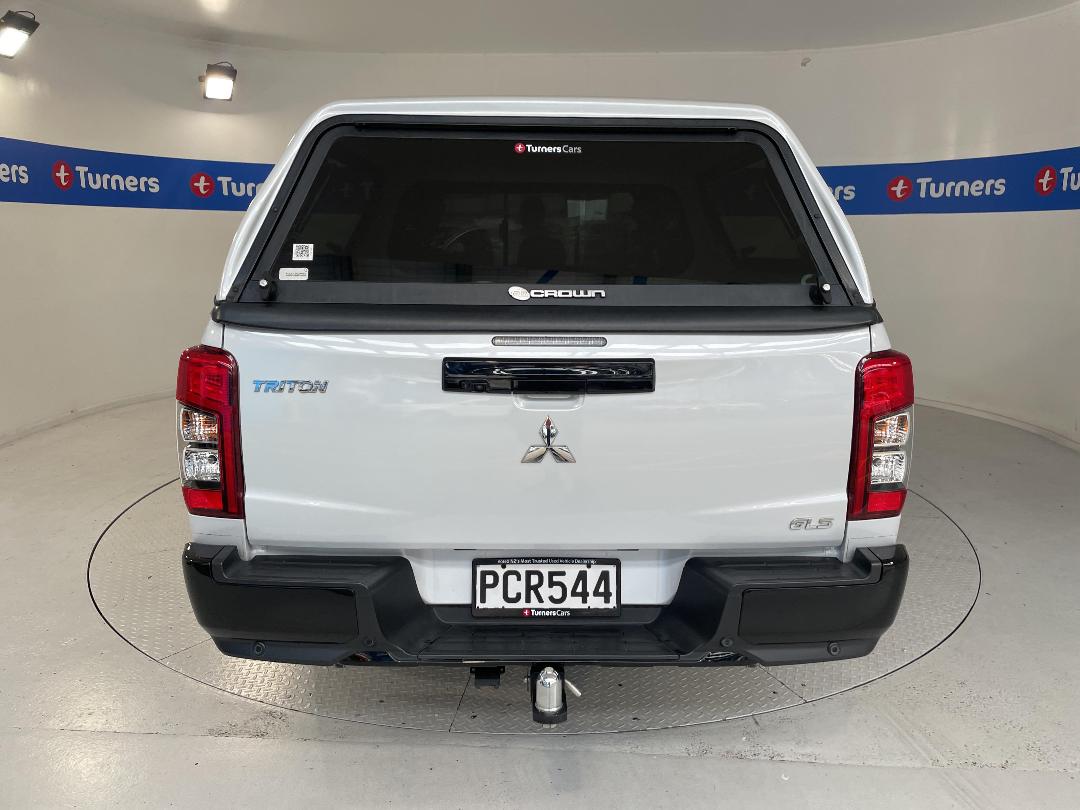 Photo '6' of Mitsubishi Triton