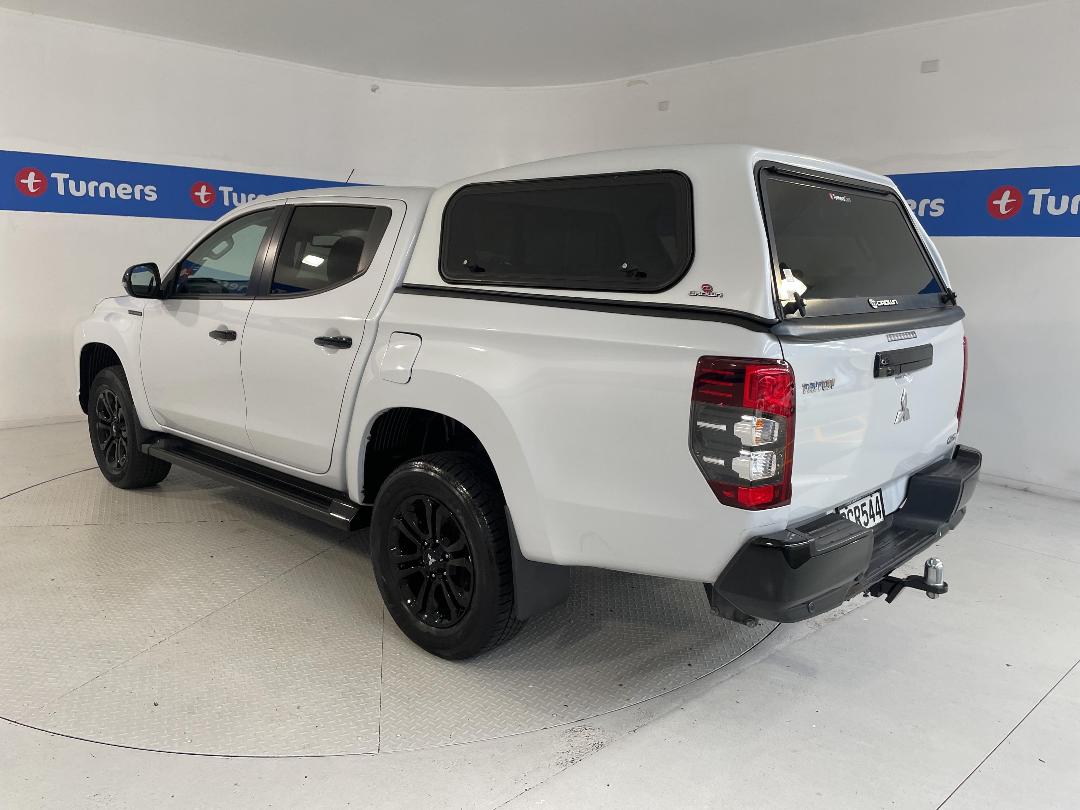 Photo '5' of Mitsubishi Triton