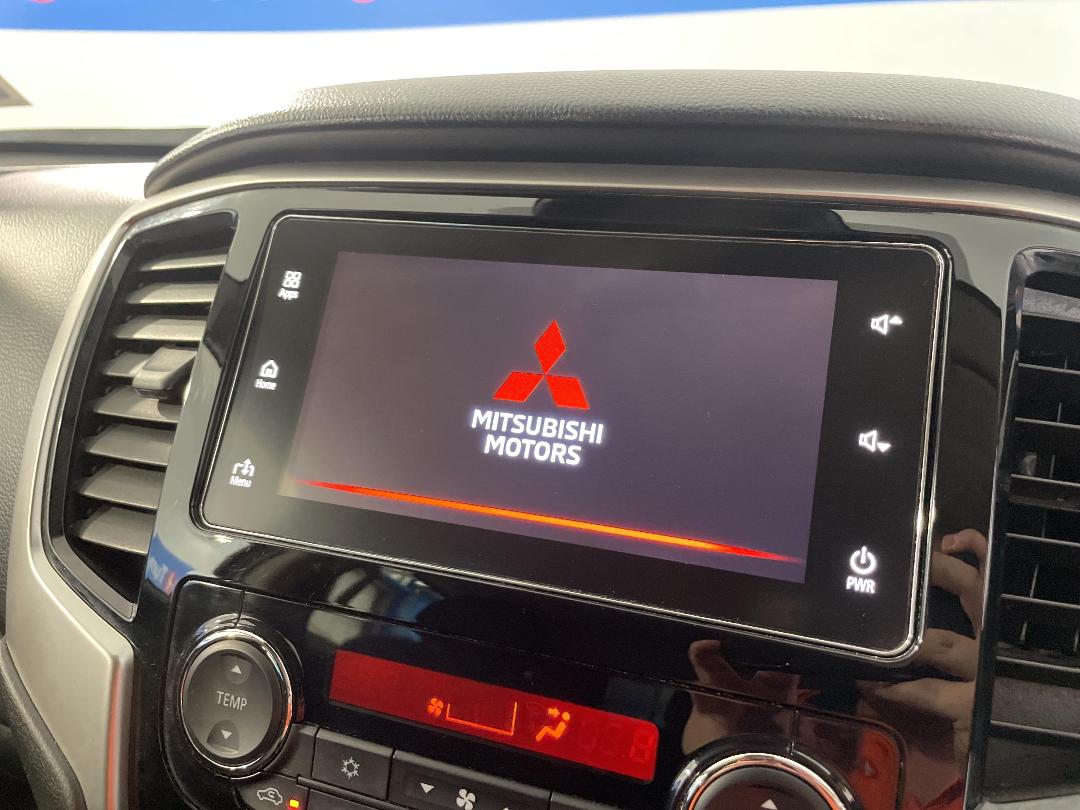 Photo '29' of Mitsubishi Triton