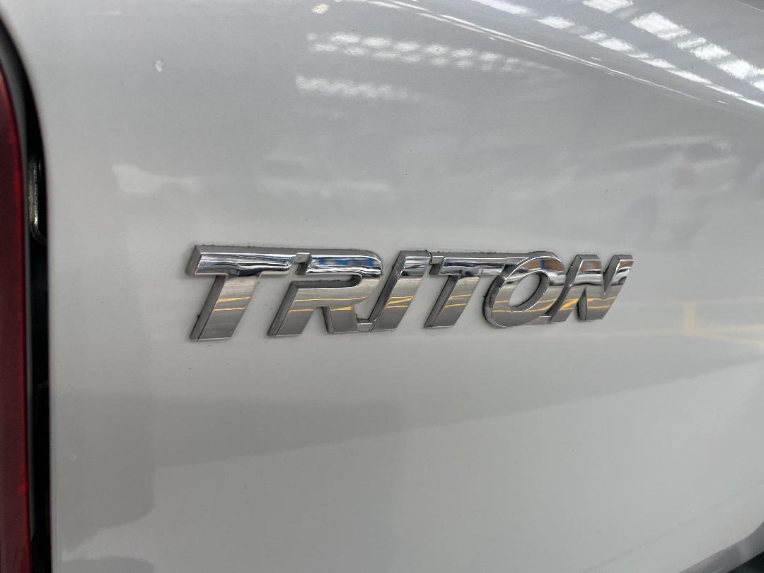 Photo '37' of Mitsubishi Triton