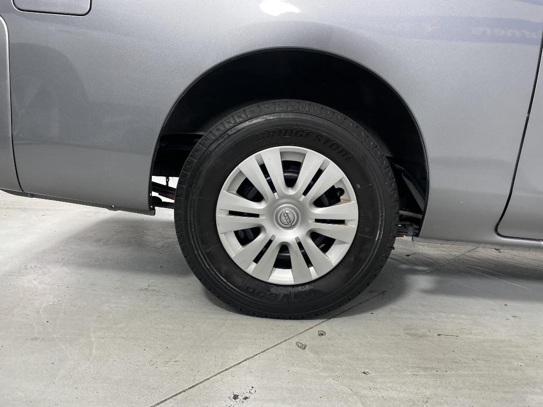 Photo '12' of Nissan Caravan