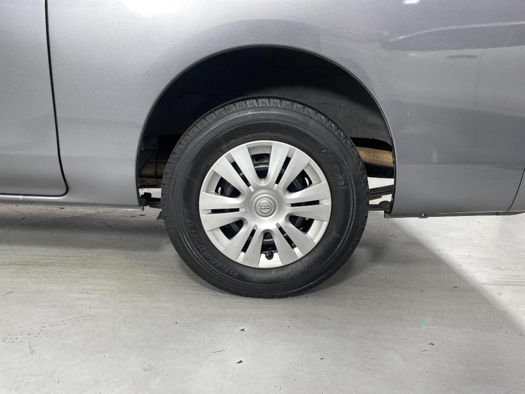 Photo '11' of Nissan Caravan