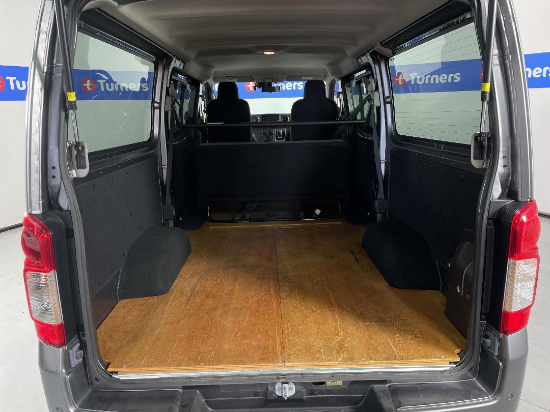 Photo '14' of Nissan Caravan