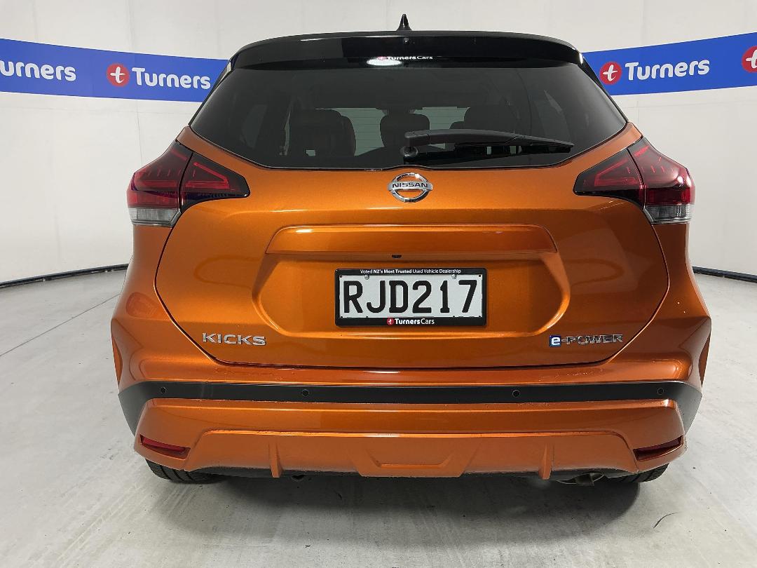 Photo '6' of Nissan Kicks