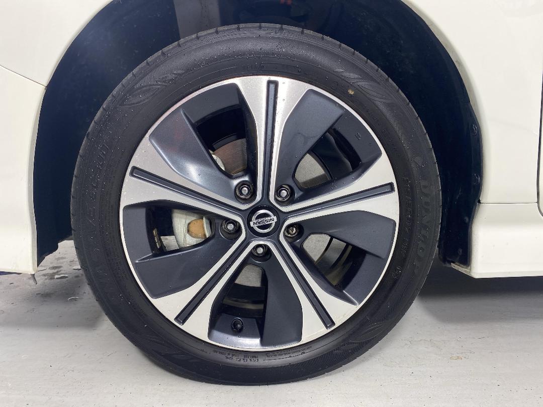 Photo '10' of Nissan Leaf