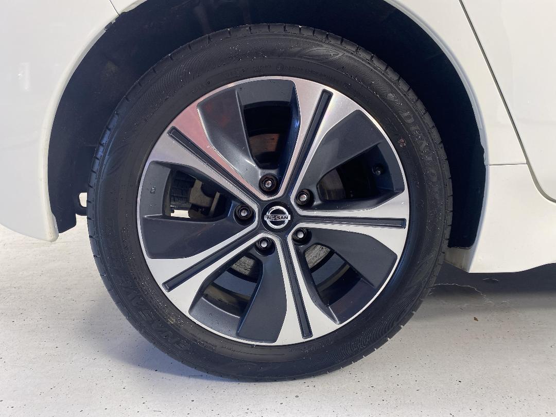 Photo '12' of Nissan Leaf