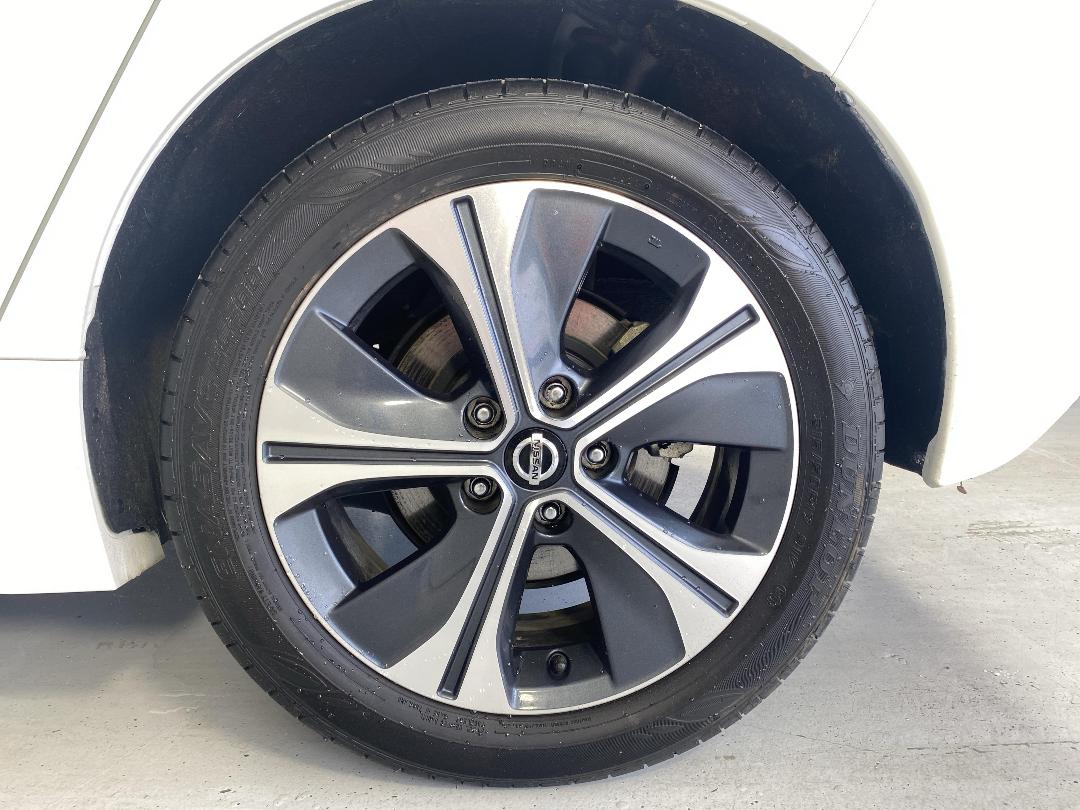 Photo '11' of Nissan Leaf