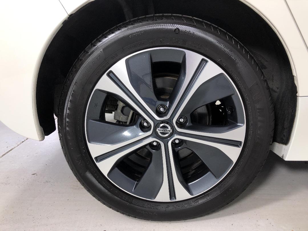 Photo '12' of Nissan Leaf