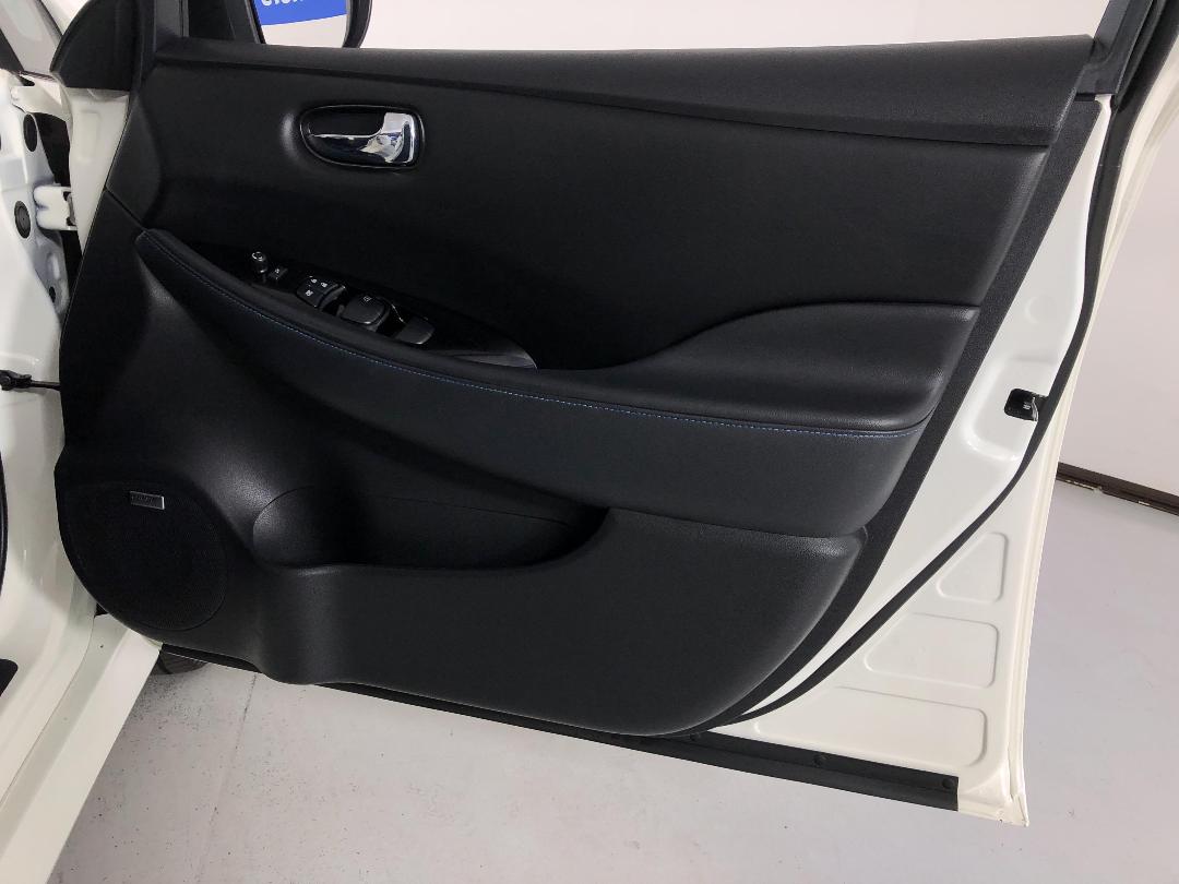 Photo '15' of Nissan Leaf