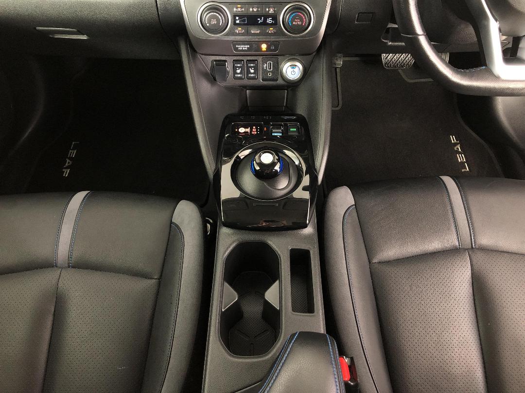 Photo '18' of Nissan Leaf