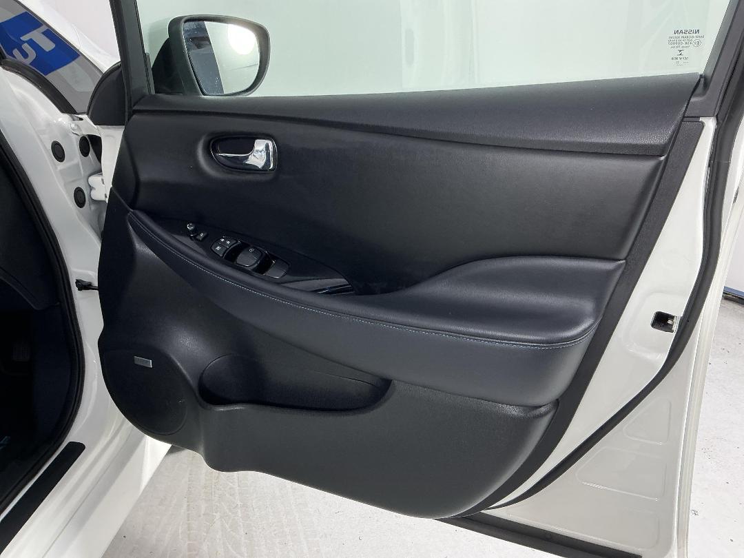 Photo '15' of Nissan Leaf