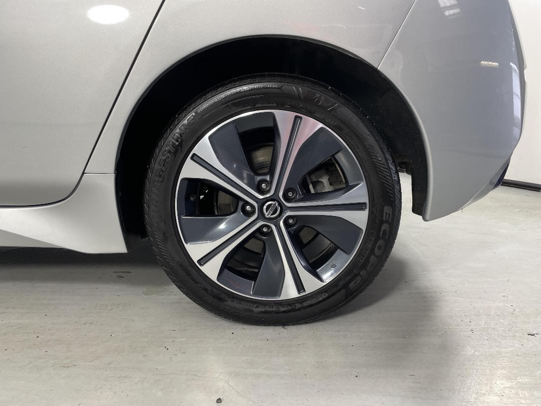 Photo '11' of Nissan Leaf