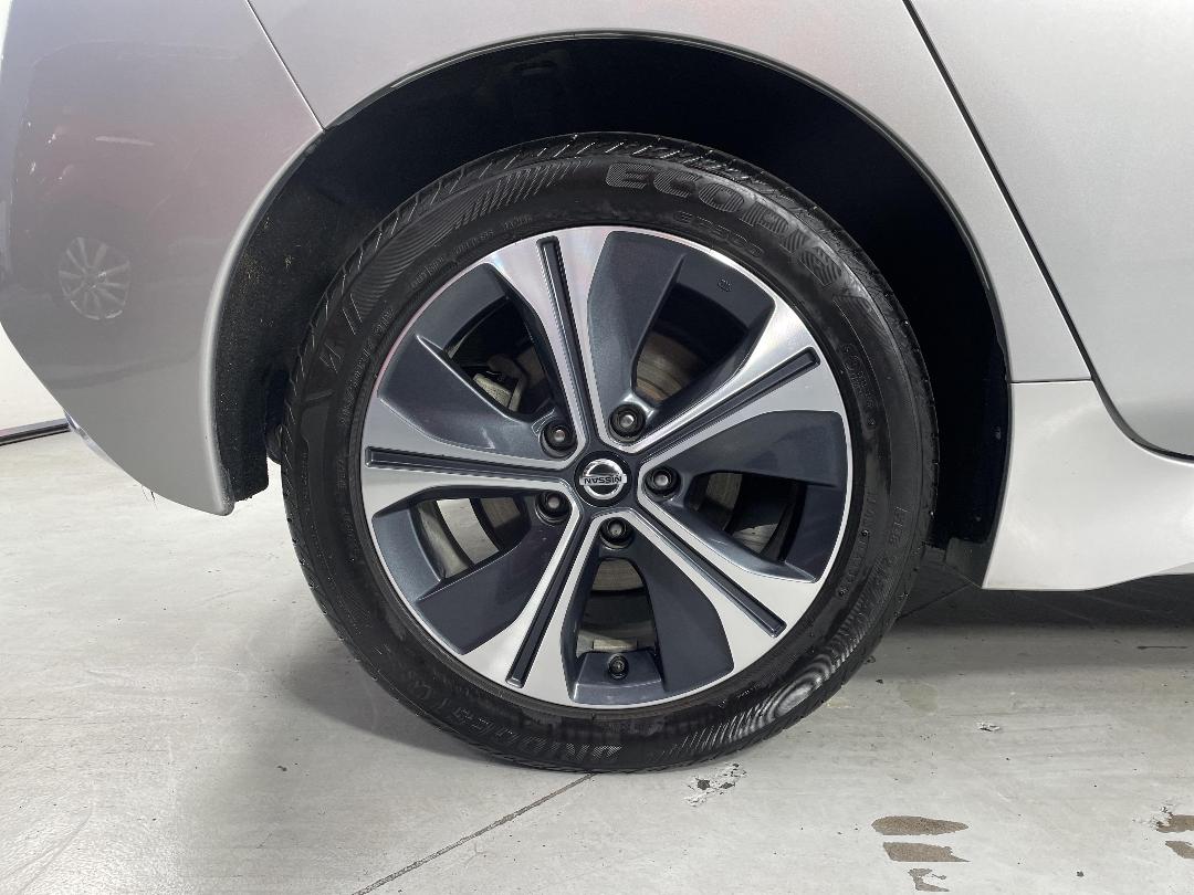 Photo '12' of Nissan Leaf