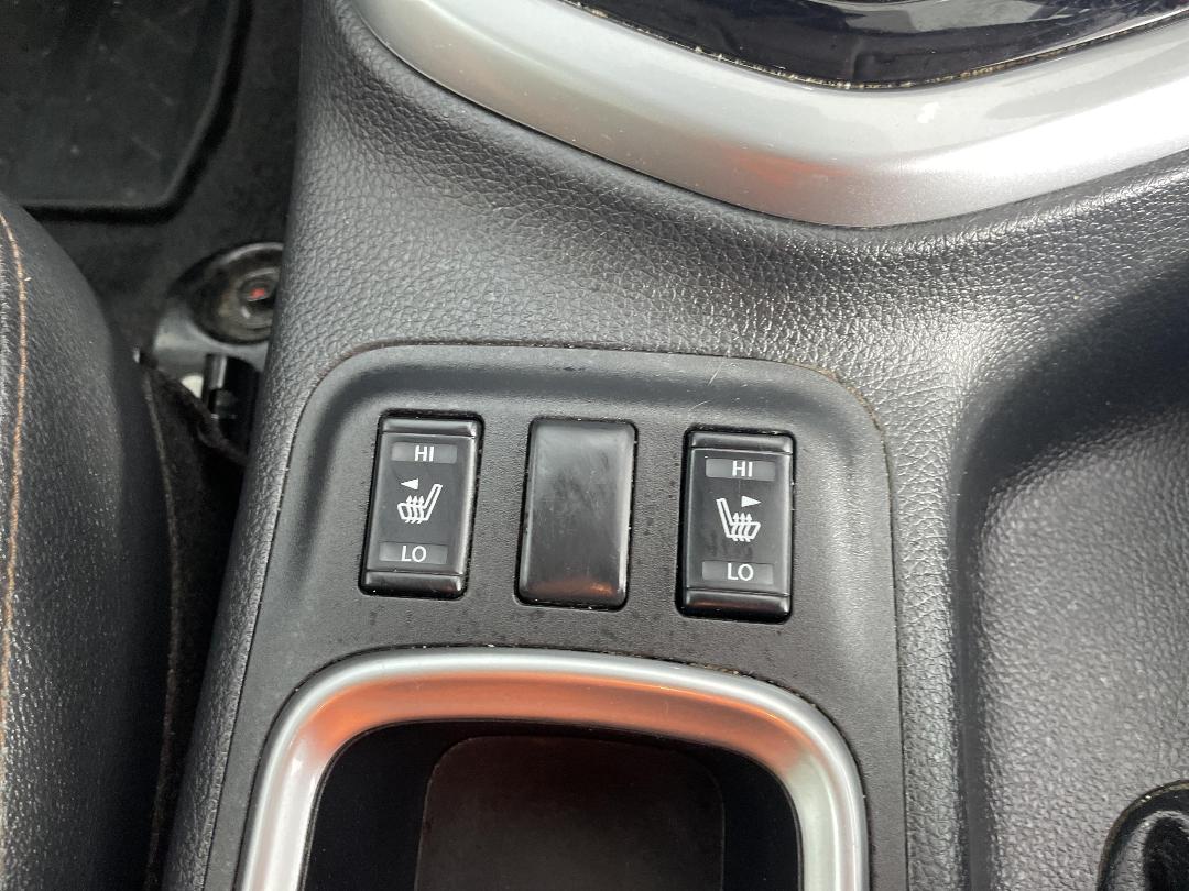 Photo '28' of Nissan Navara Photo '28' of Nissan Navara