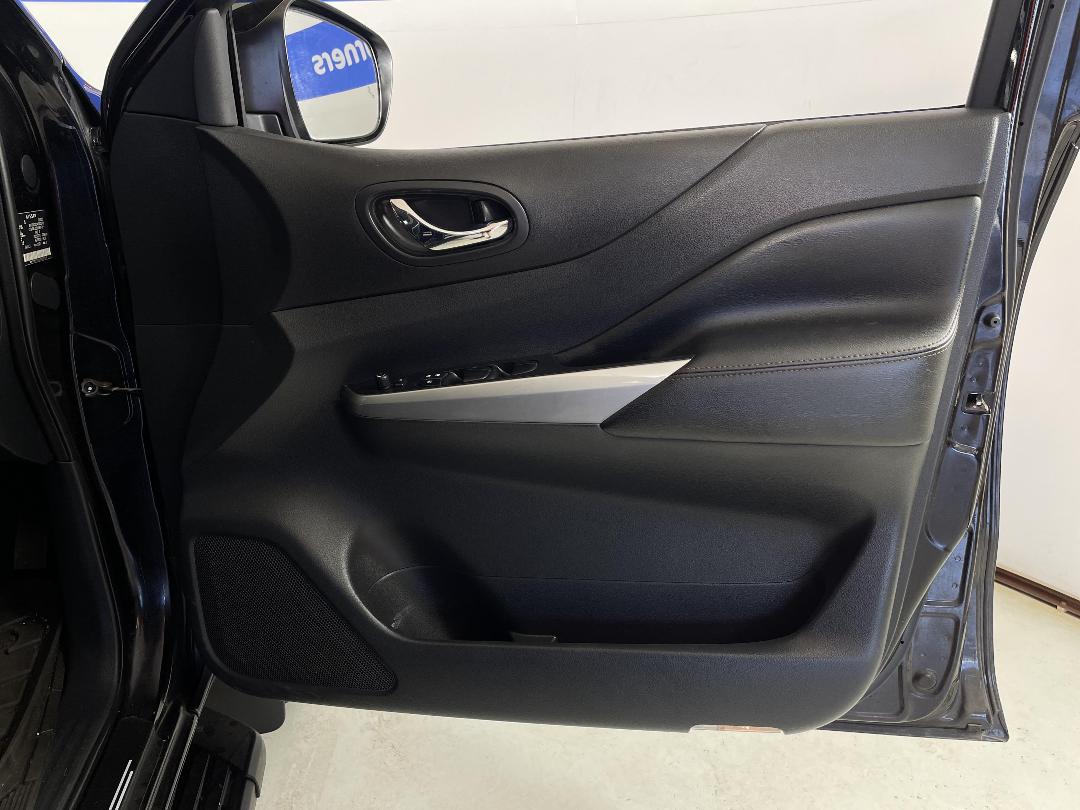 Photo '15' of Nissan Navara Photo '15' of Nissan Navara