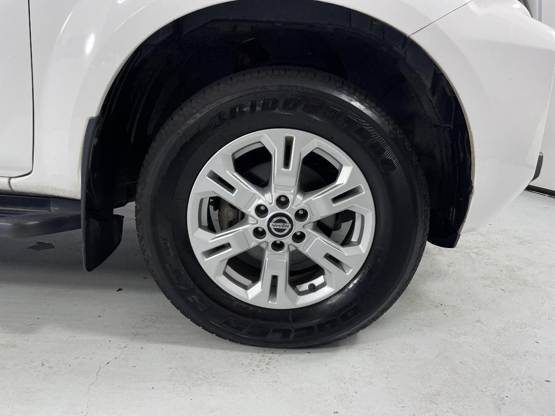 Photo '9' of Nissan Navara