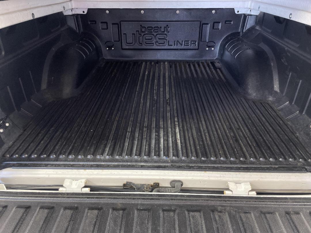 Photo '14' of Nissan Navara