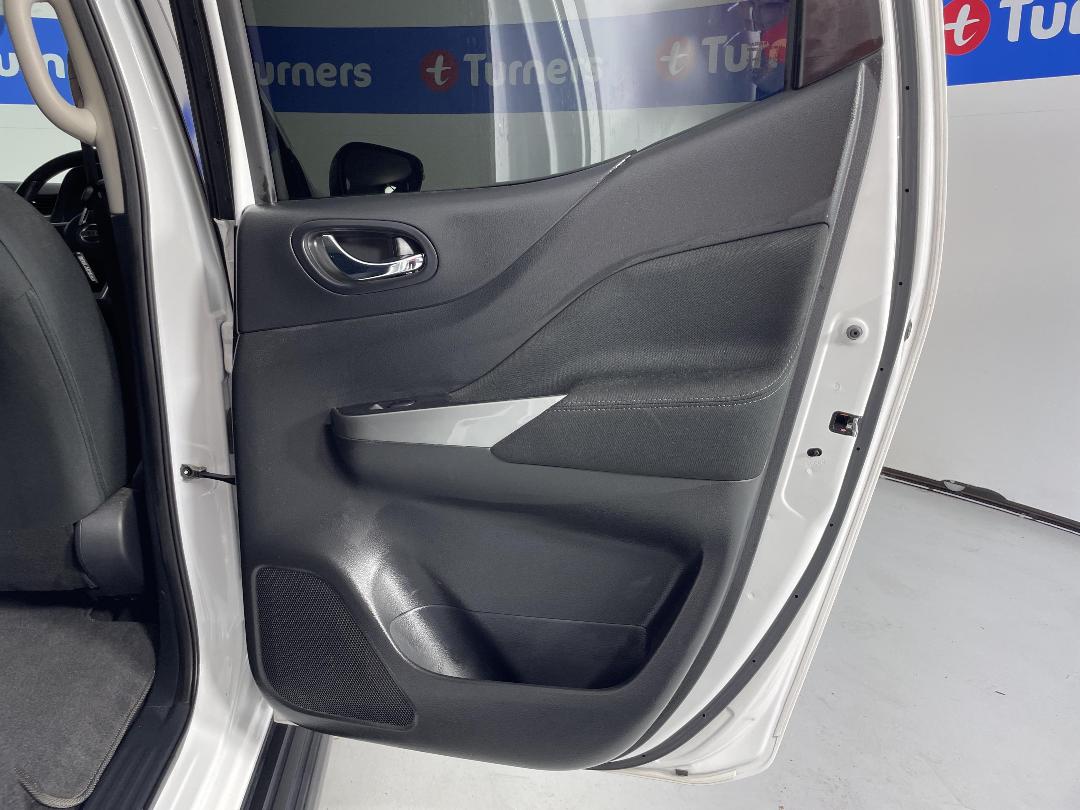 Photo '19' of Nissan Navara