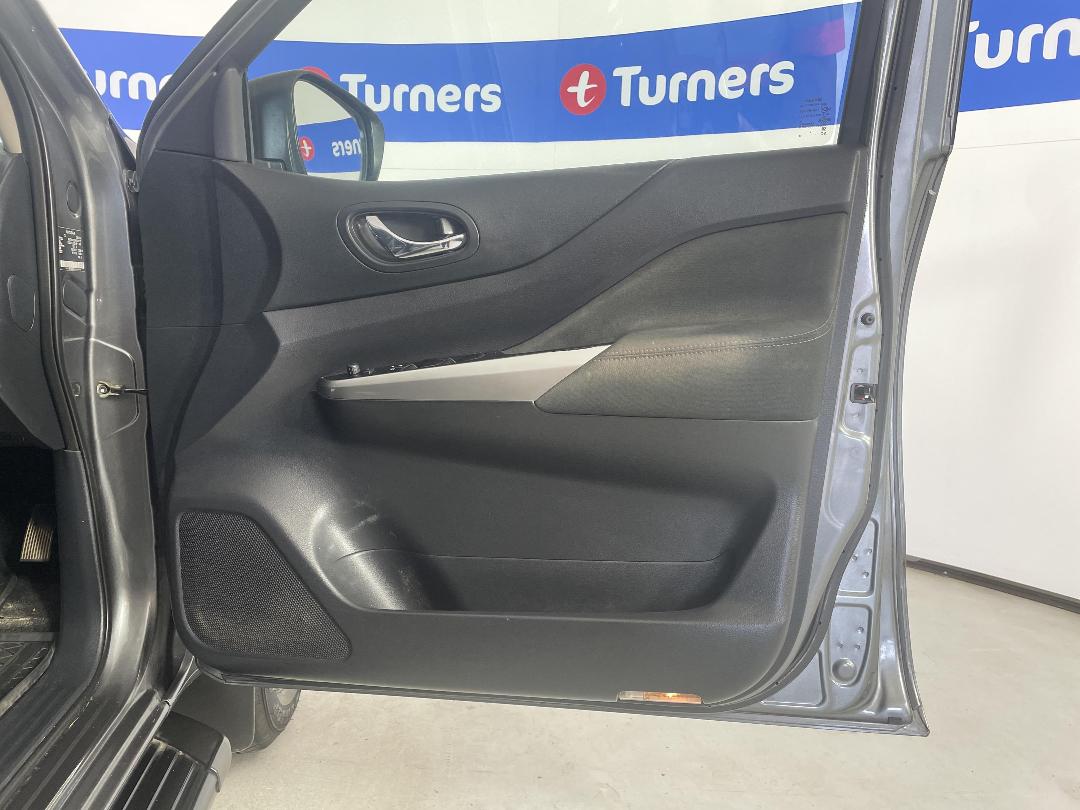 Photo '15' of Nissan Navara