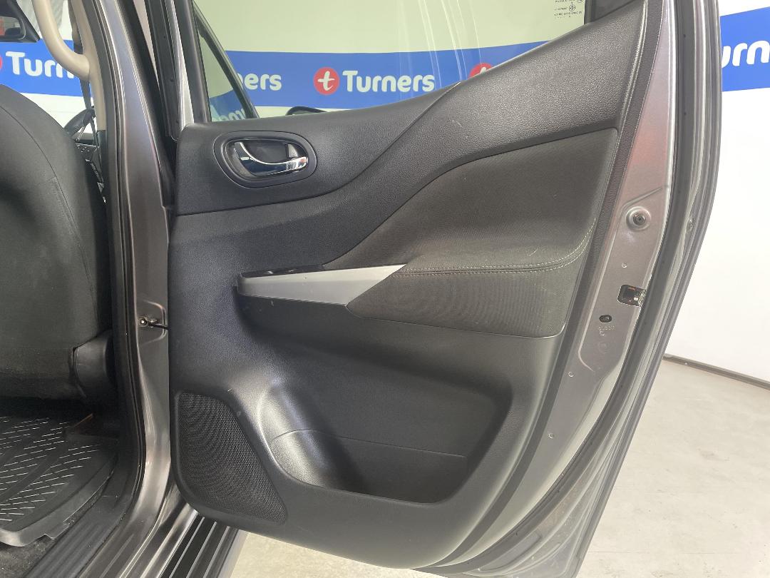 Photo '19' of Nissan Navara