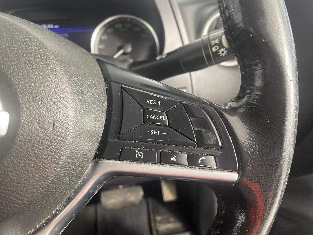 Photo '25' of Nissan Navara